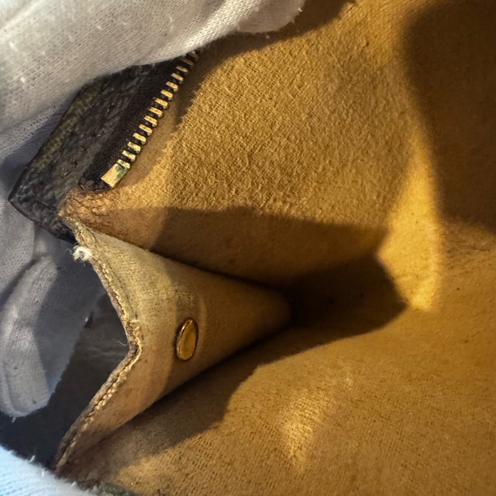 Louis Vuitton Monogram Poche Toilette
Cosmetics Pouch Purse/converted 71/2 x4 - Picture 15 of 17